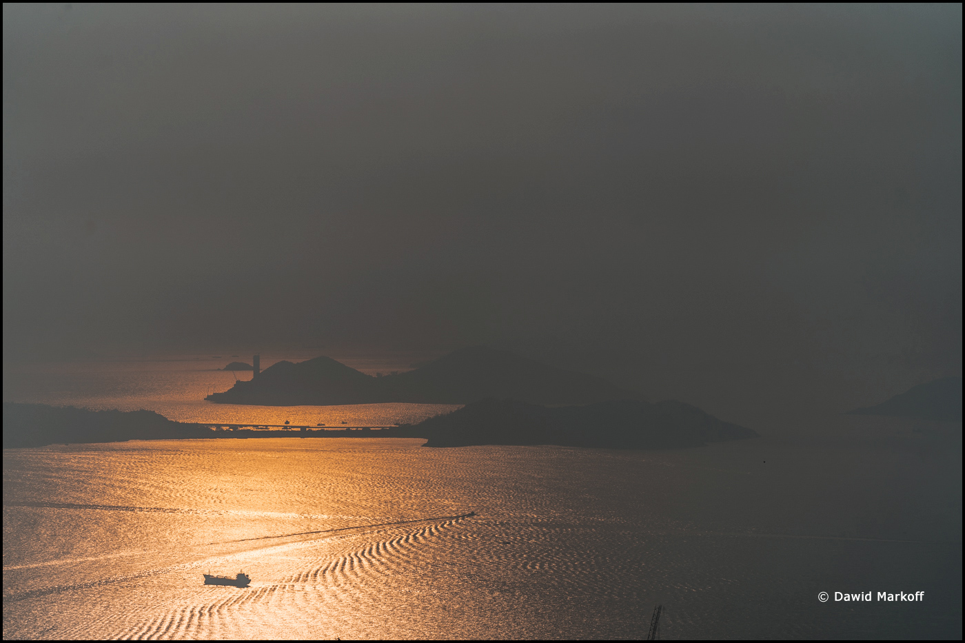 Hong Kong by Dawid Markoff