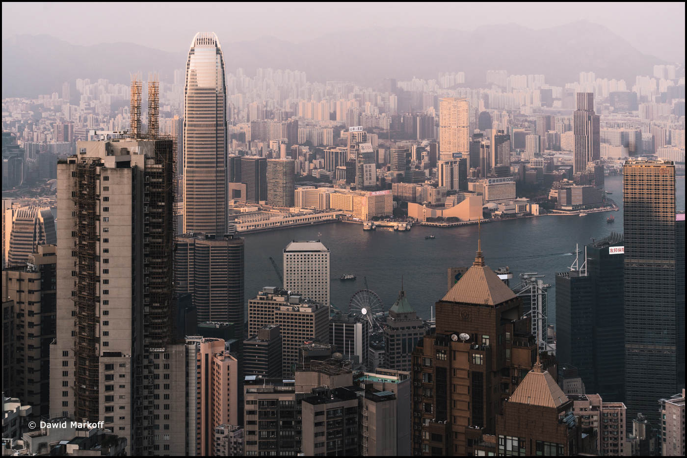 Hong Kong by Dawid Markoff