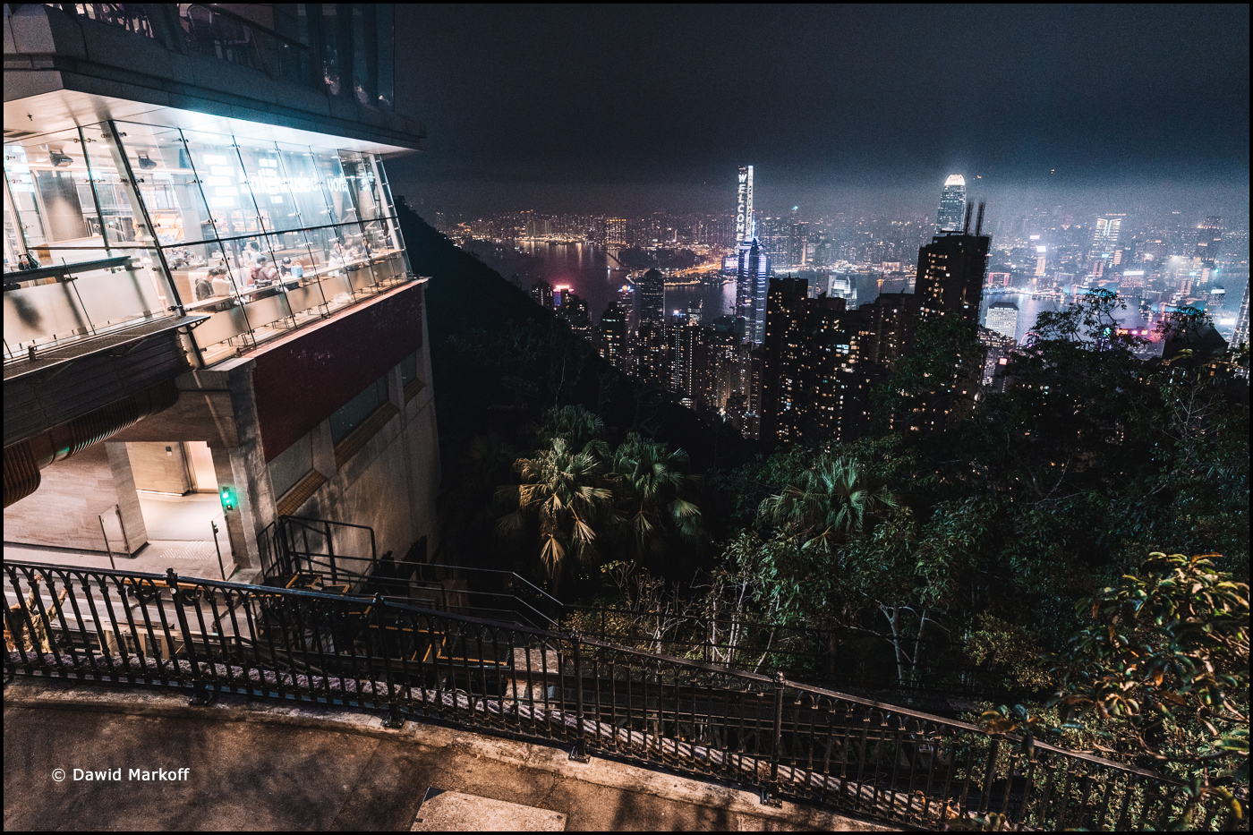 Hong Kong by Dawid Markoff