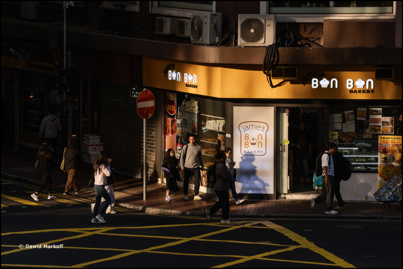 Hong Kong by Dawid Markoff